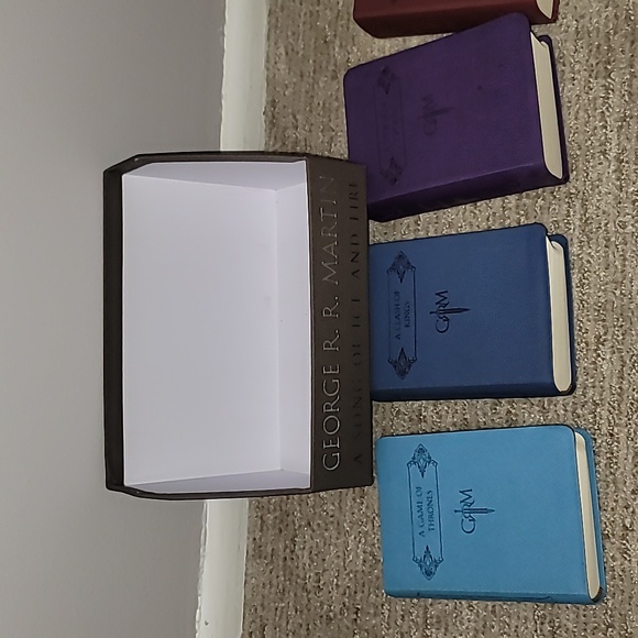 Game of Thrones Leather-bound - Picture 10 of 15